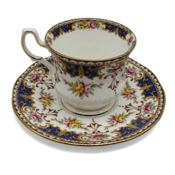 QUEENS KENILWORTH Floral Cup And Saucer With Gold Accents England Vintage - Picture 1 of 10